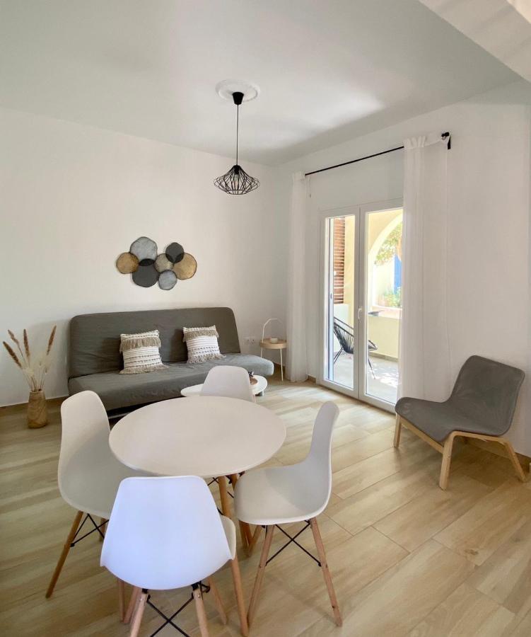 Batsi Seaside Apartment Eksteriør billede